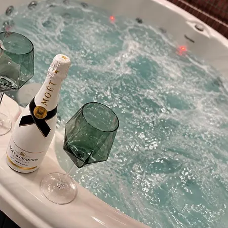 Haven L Jacuzzi & Sauna L 2-poziomowy Loft L 3 Sypialnie L 2 Lazienki L Klimatyzacja * Katovice